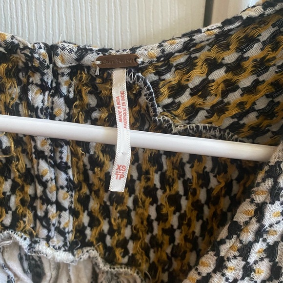 🌻Free people embroidered running on a dream top - Picture 6 of 6